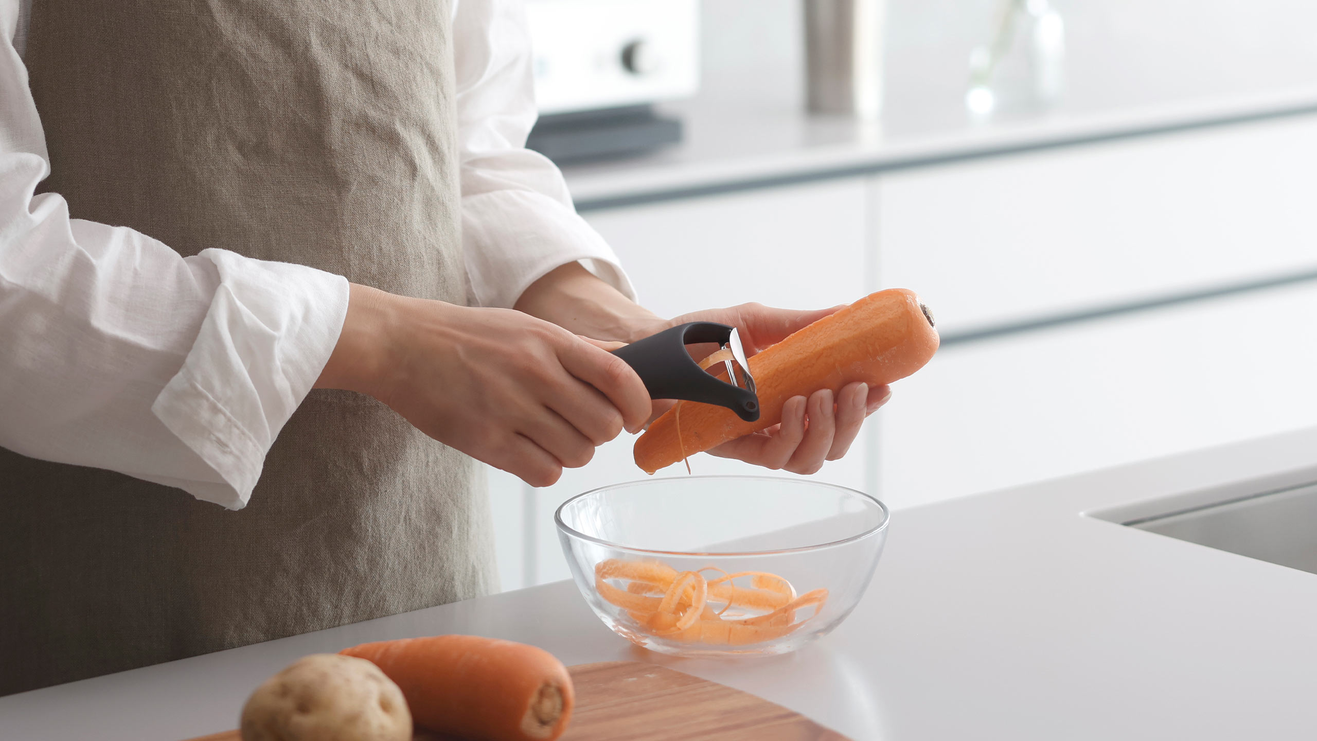 滑らかにむけるピーラー