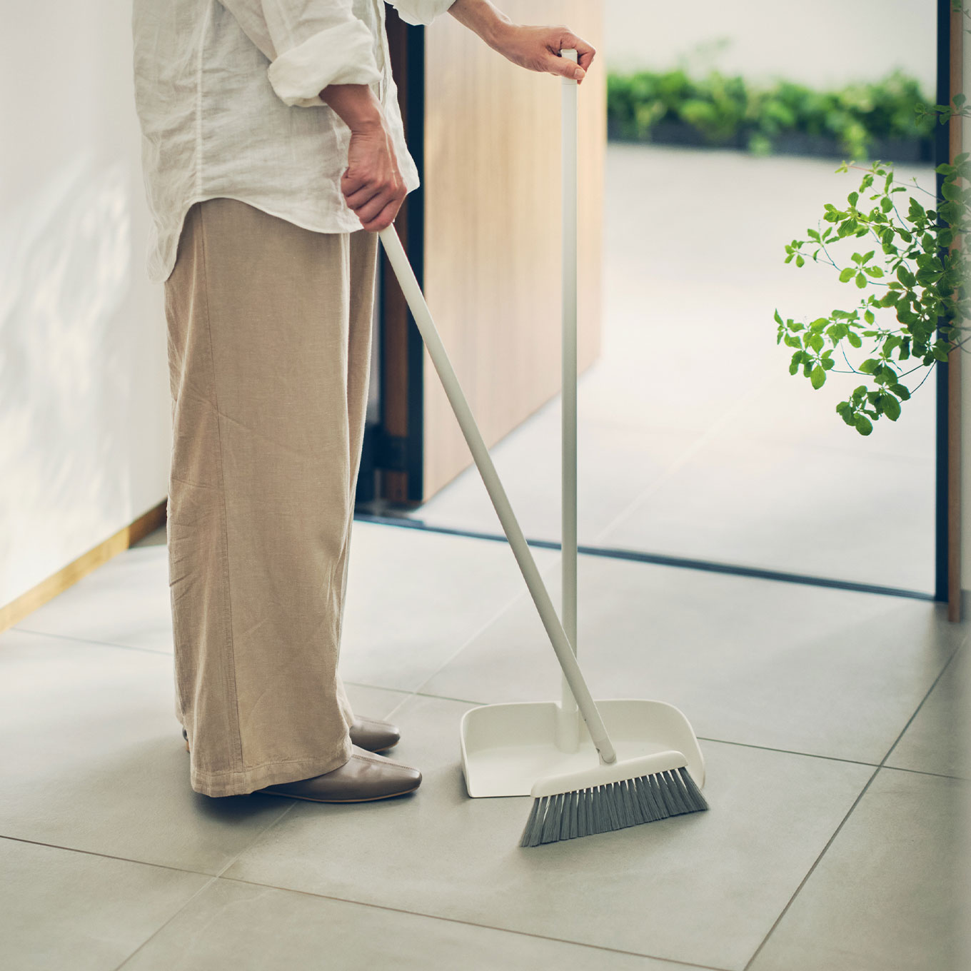 スタンドほうきちりとり