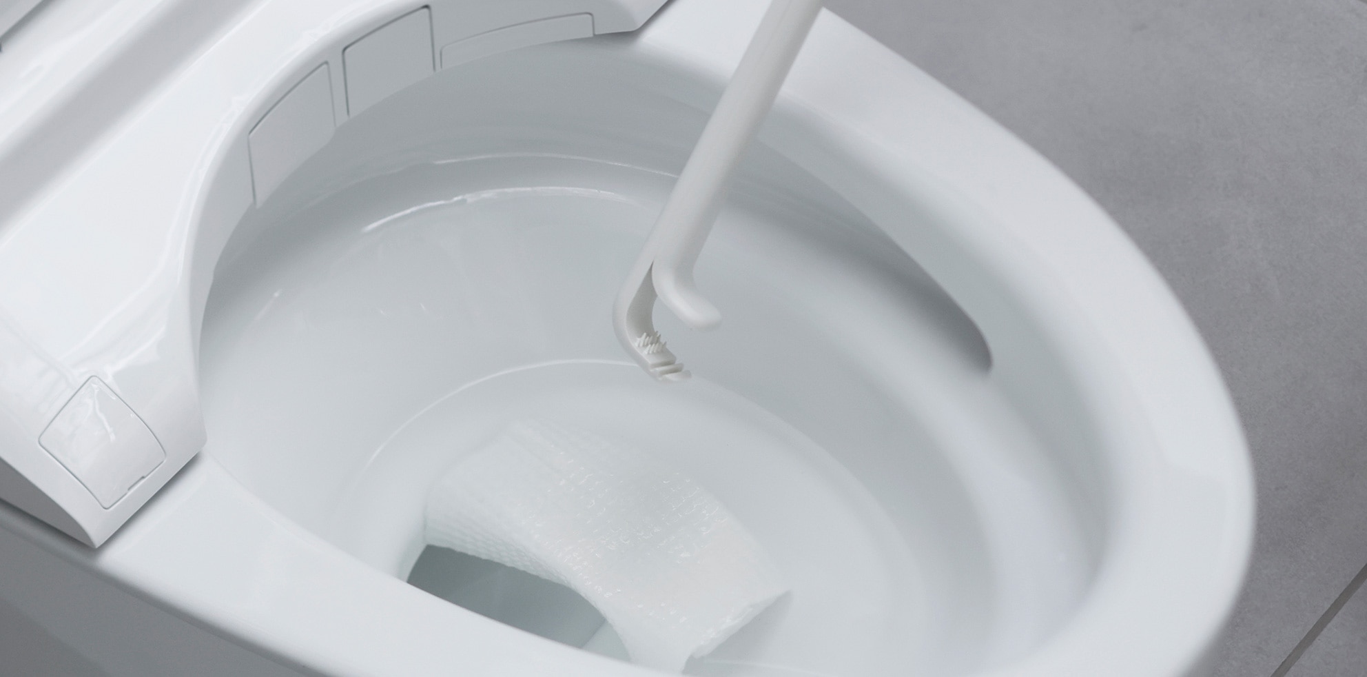 シートを挟むトイレクリーナー