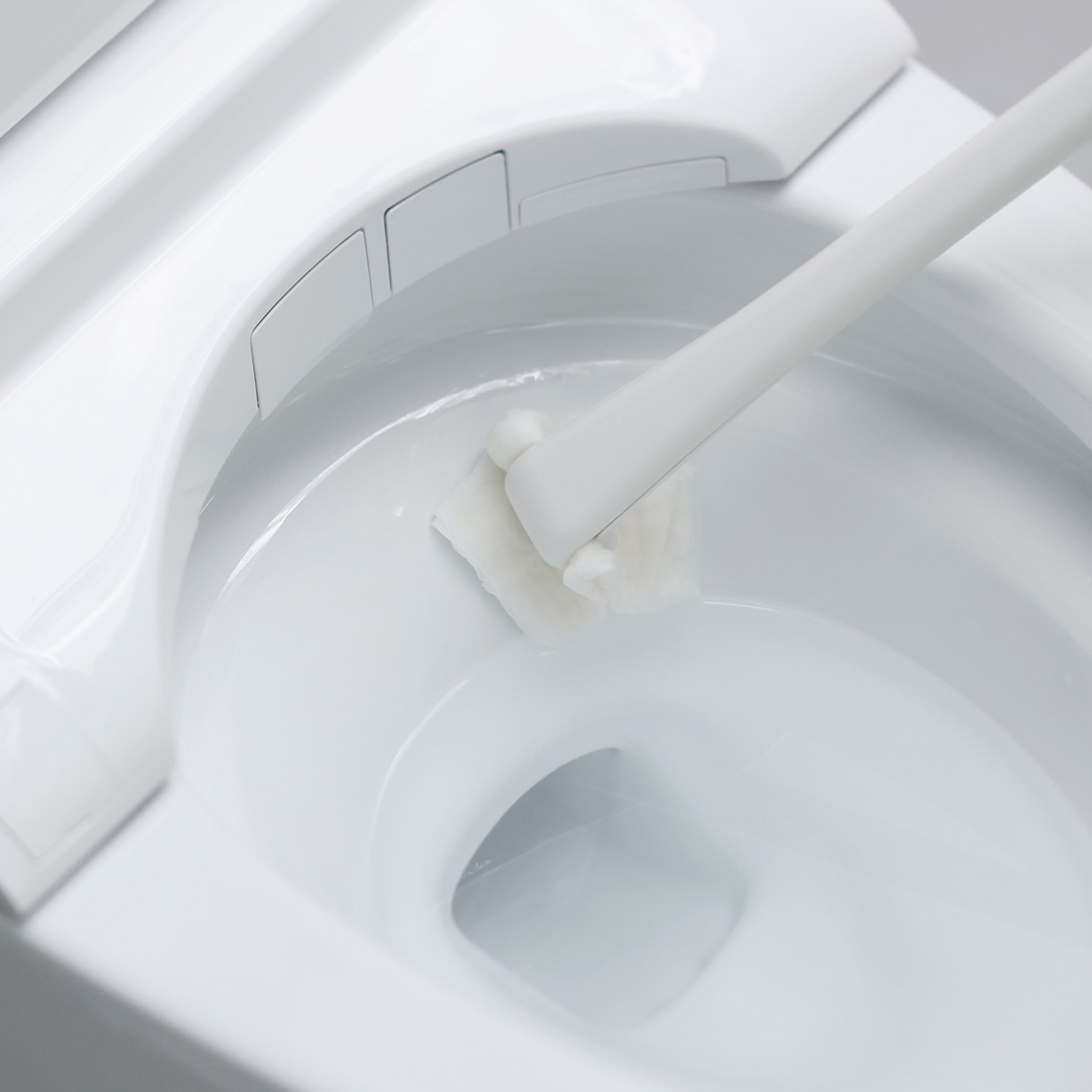 シートを挟むトイレクリーナー