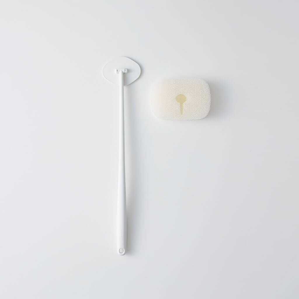 らくな姿勢で洗える柄付きバススポンジ ホワイト