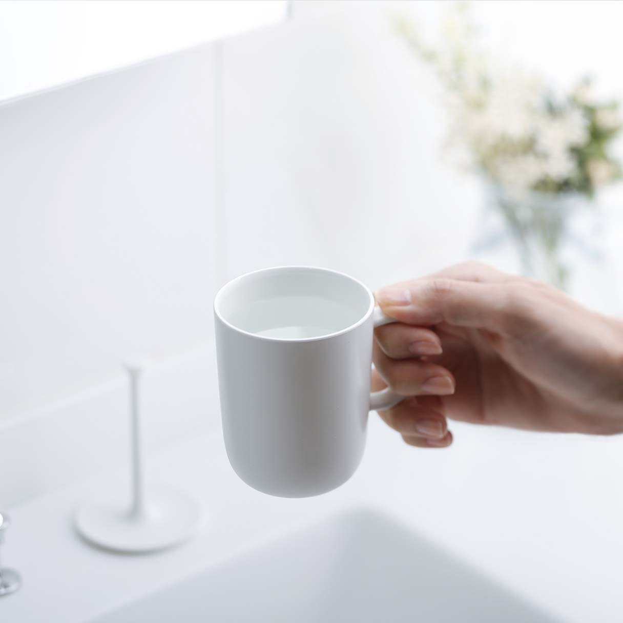 水がきれる持ち手付きコップスタンドセット ホワイト