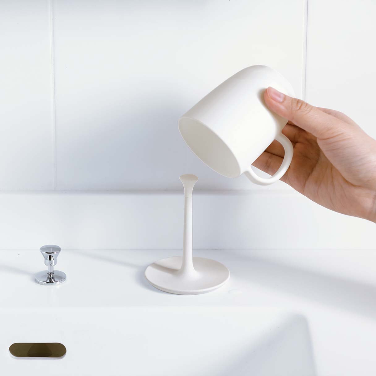 水がきれる持ち手付きコップスタンドセット ホワイト