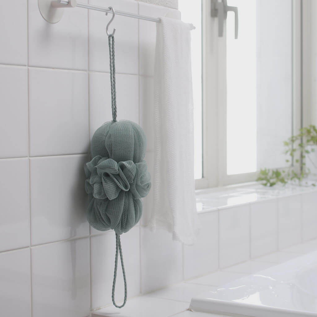 背中も洗えるシャボンボール　アッシュ モスグリーン