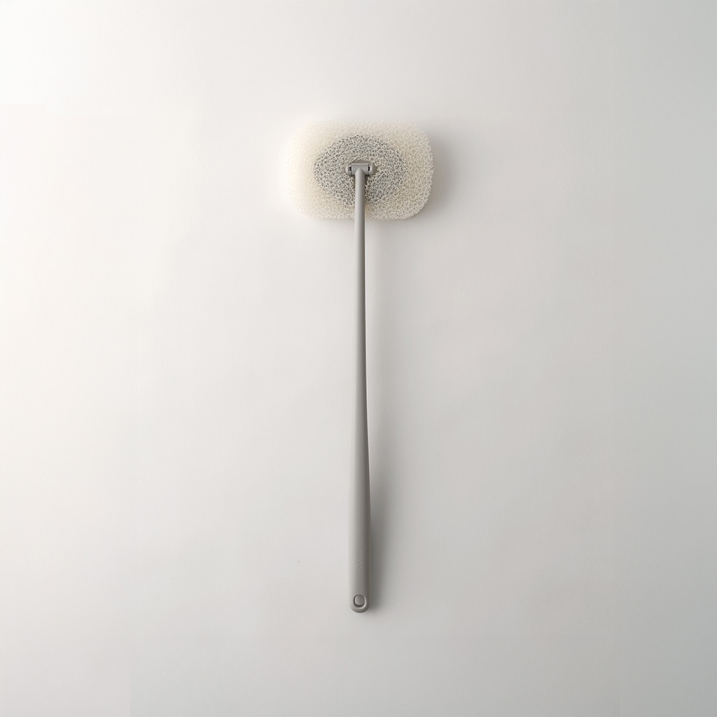 らくな姿勢で洗える柄付きバススポンジ グレー